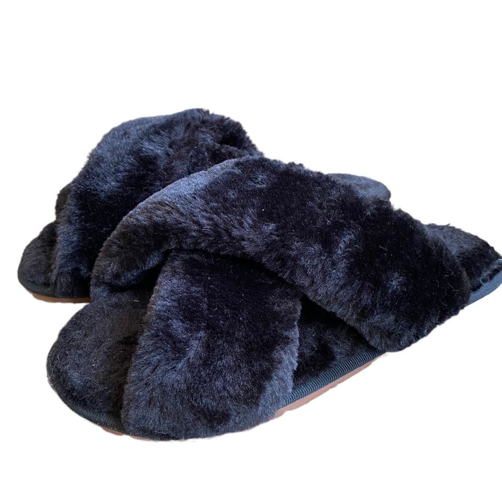 Black Faux Fur Cross Front Slippers Rubber Bottom Size 8
